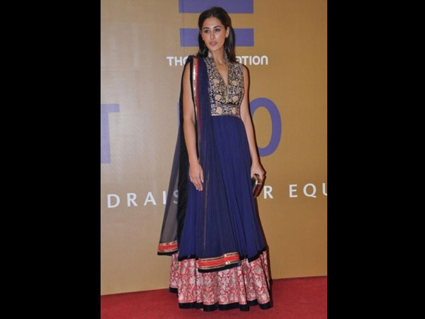 അനാര്‍ക്കലിയ്‌ക്കൊപ്പം മുടി ഫാഷനുകളും