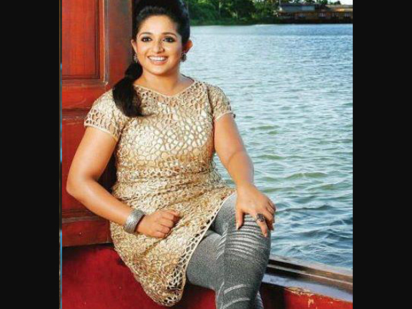 നാടനായും മോഡേണായും താരസുന്ദരിമാര്‍