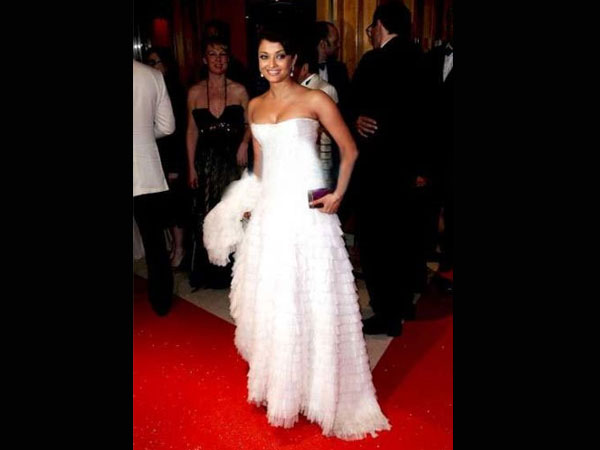 ഐശ്വര്യാ റായ് ഗ്ലാമര്‍ താരമായപ്പോള്‍.......