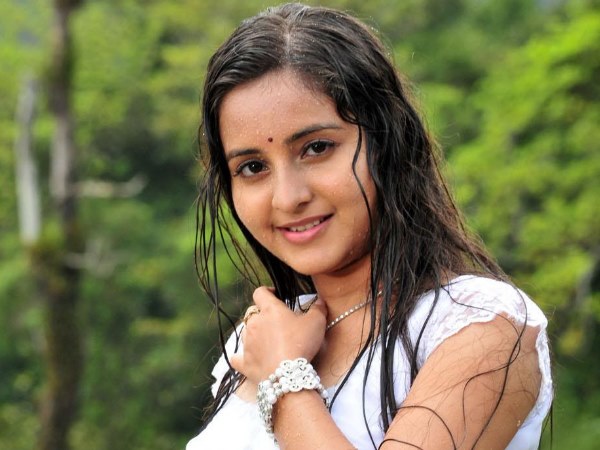 മലയാളി താരങ്ങള് വിവിധ വേഷങ്ങളില് മലയാളി താരങ്ങള് വിവിധ വേഷങ്ങളില്