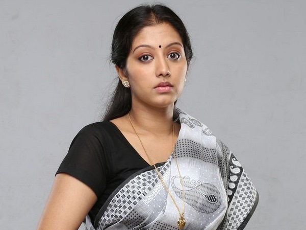 മലയാളി താരങ്ങള് വിവിധ വേഷങ്ങളില് മലയാളി താരങ്ങള് വിവിധ വേഷങ്ങളില്