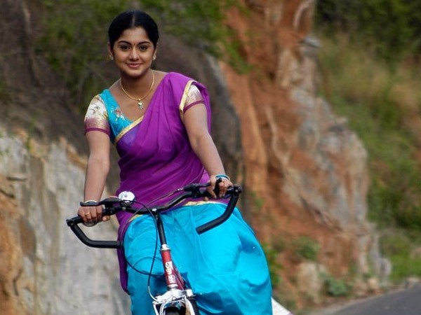 താരസുന്ദരിമാര്‍ ഹോട്ട് ആയാലോ?