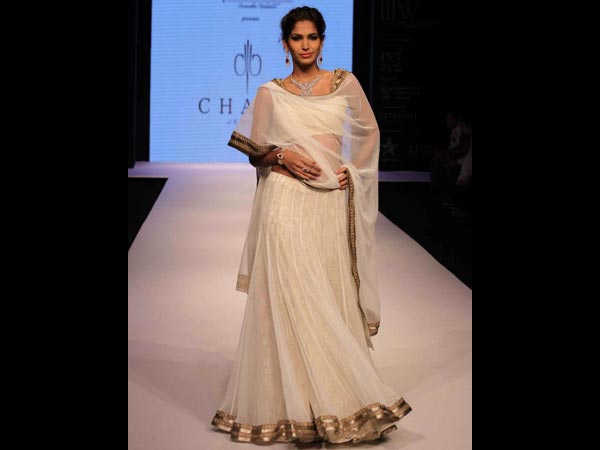 പ്ലെയിന്‍ വൈറ്റ് 