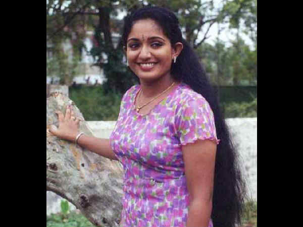 മുടിയഴിച്ചിട്ട് 