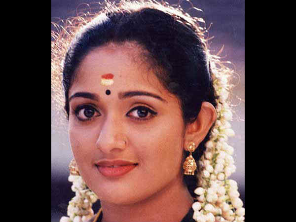 നാടന്‍ പെണ്‍കുട്ടിയായി