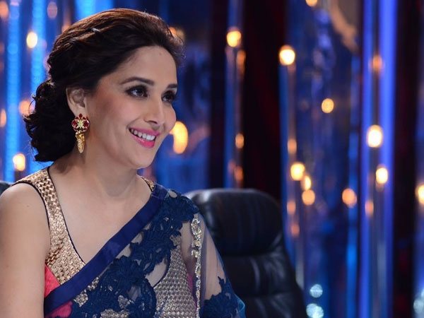 ബ്ലൂ സാരിയില്‍