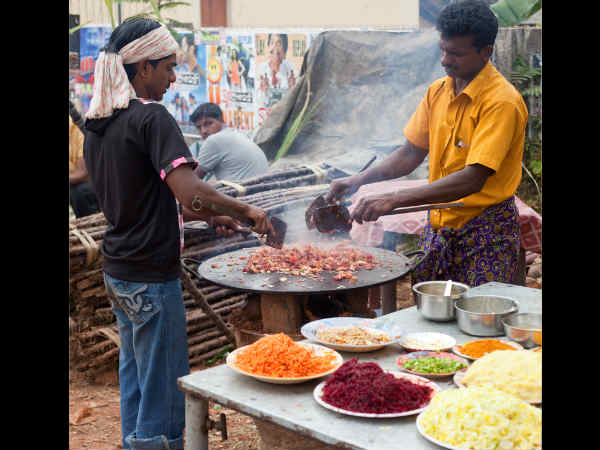 റോഡരികില്‍ നിന്നും ഭക്ഷണം ഒഴിവാക്കുക