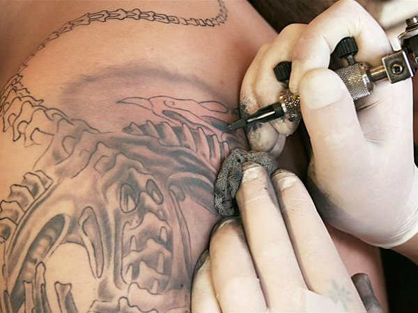 ടാറ്റുവും പിയേഴ്‌സിംഗുകളും