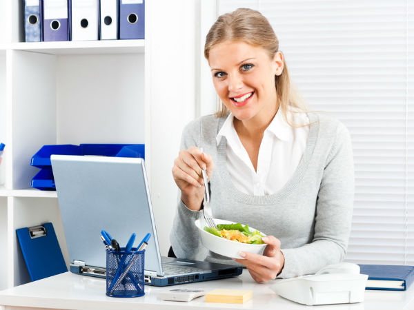 വീട്ടിലെ ഭക്ഷണം കഴിക്കുക