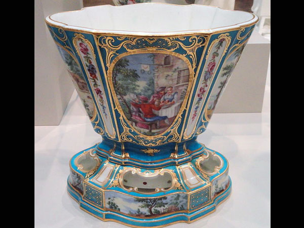 കാണൂ, വിവിധയിനം ഫഌവര്‍വേസുകള്‍