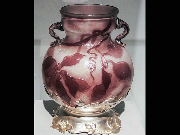 കാണൂ, വിവിധയിനം ഫഌവര്‍വേസുകള്‍