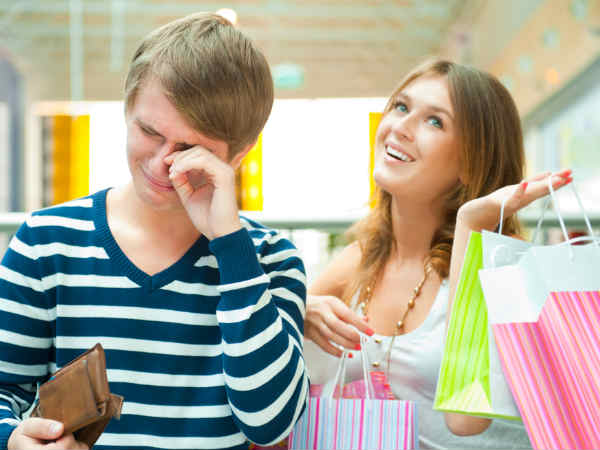 എന്തിനാണ് നീ വീണ്ടും ഷോപ്പിംഗിന് പോകുന്നത് -