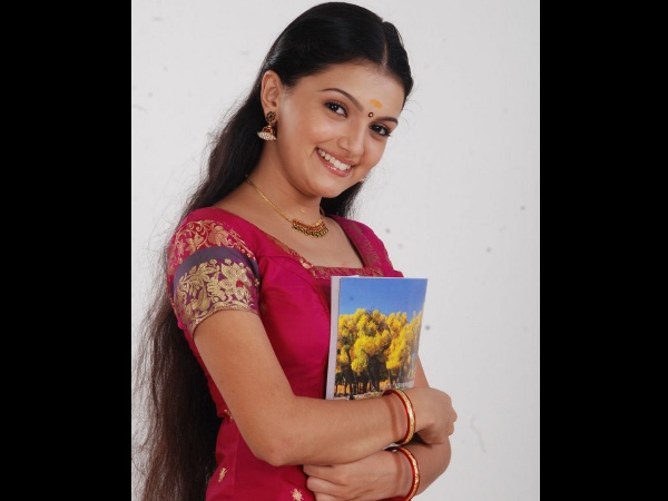 കാണൂ, ശരണ്യ മോഹനെ വിവിധ രൂപങ്ങളില്‍