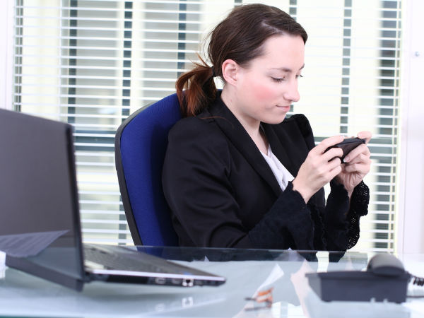 പാട്ടു കേള്‍ക്കുക