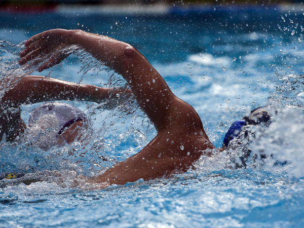 നീന്തുന്നത് 