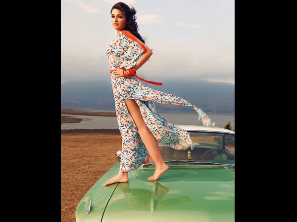 പരിണീതി ചോപ്ര, വിവിധ വസ്ത്രങ്ങളില്‍