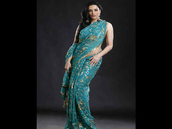 വെറുതേയല്ലാ, ശ്വേതാ മേനോന്‍