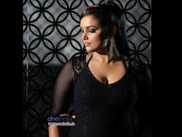 വെറുതേയല്ലാ, ശ്വേതാ മേനോന്‍