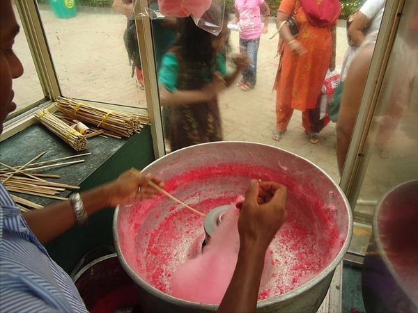 ചില 'പഞ്ഞി മിഠായി'ക്കാര്യങ്ങള്‍