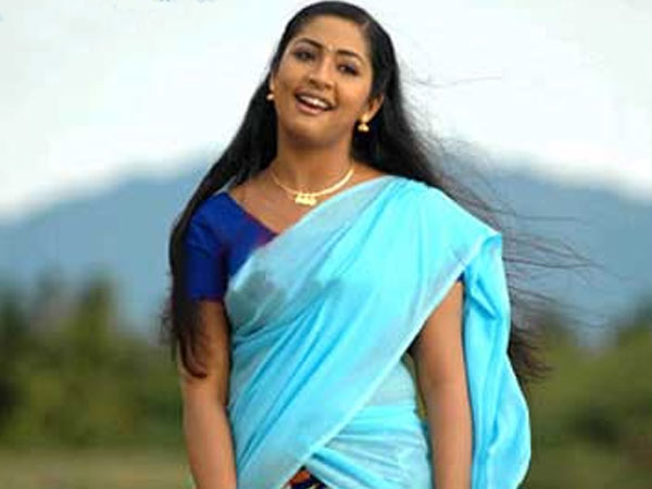 നവ്യ നായര്‍