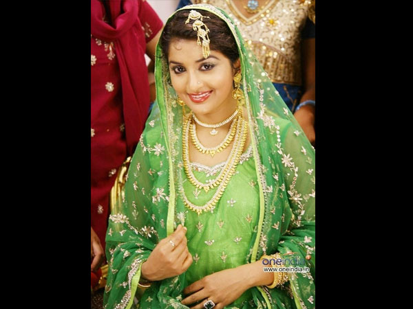 മുസ്ലീം വധുവിന്റെ വസ്ത്രധാരണത്തില്‍