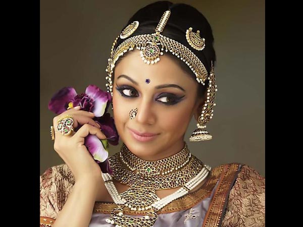 ശോഭനയെ കാണൂ 