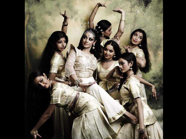 ശോഭനയെ കാണൂ 