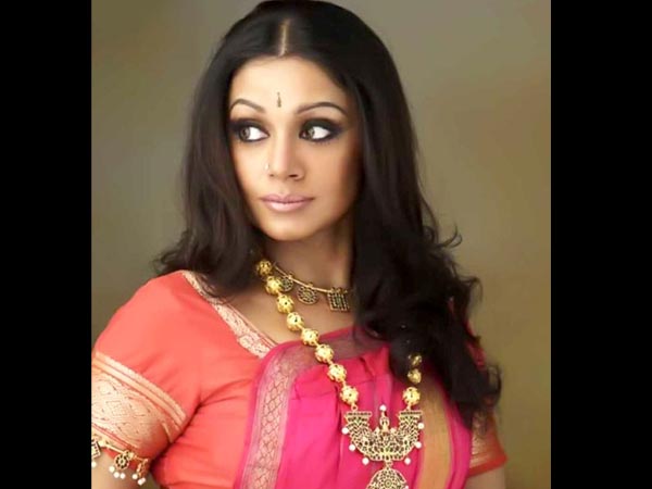 ശോഭനയെ കാണൂ 