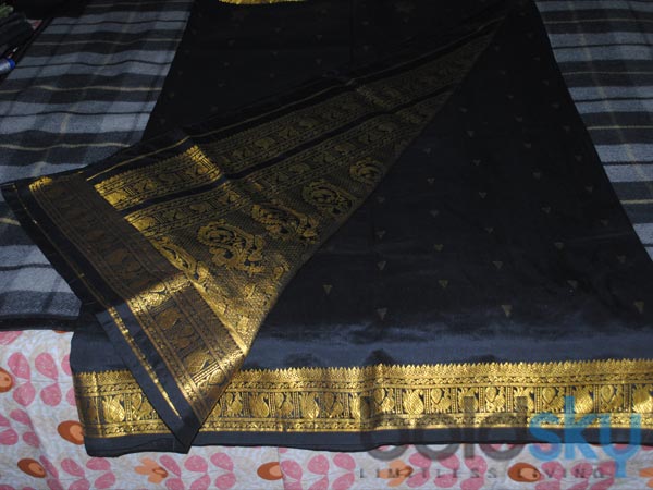 ധര്‍മാവരം സാരി