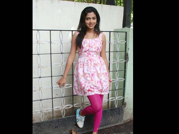 അമല പോള്‍