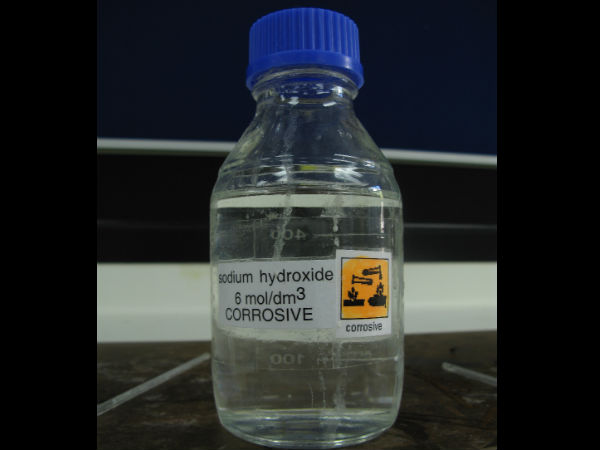 കാസ്റ്റിക്ക് സോഡ 