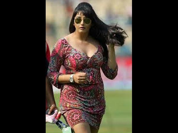 രാഗിണി ദ്വിവേദി 