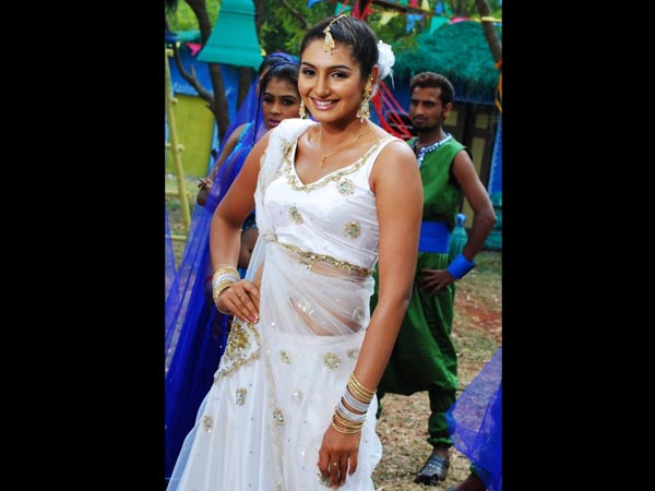 രാഗിണി ദ്വിവേദി 