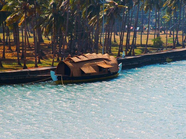 കായലുകള്‍ 