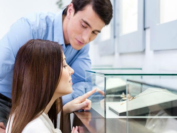 3. ഏറ്റവും മനോഹരമായ വജ്രപതക്കം ഇത് അല്ലേ? 3. ഏറ്റവും മനോഹരമായ വജ്രപതക്കം ഇത് അല്ലേ?