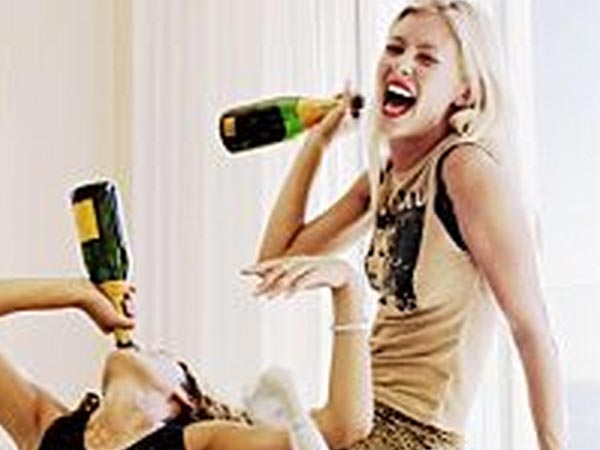 വെള്ളമടിച്ചു കിറുങ്ങിയാല്‍....