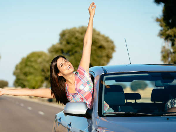 ജനല്‍ തുറക്കുക. 