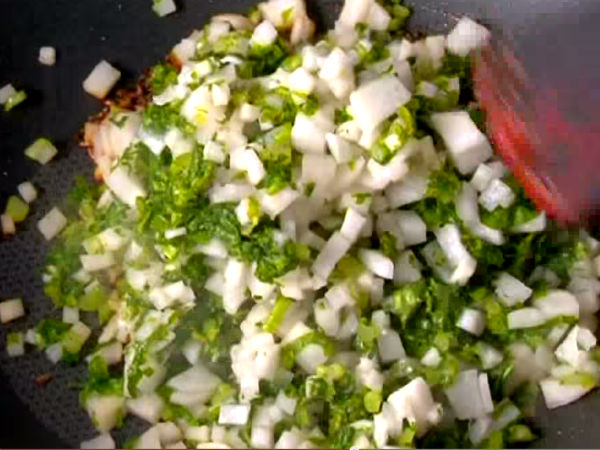 Mooli Ka Saag Recipe