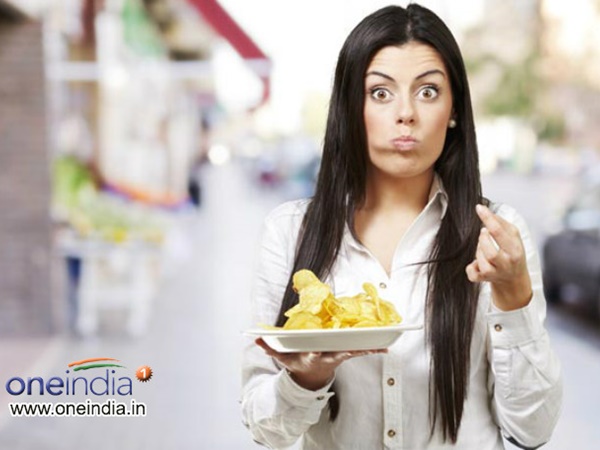 സ്‌നാക്‌സ് കൊറിക്കുന്നത്