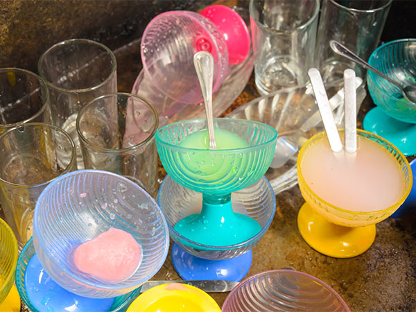 പ്ലാസ്റ്റിക് പാത്രങ്ങള് പ്ലാസ്റ്റിക് പാത്രങ്ങള്