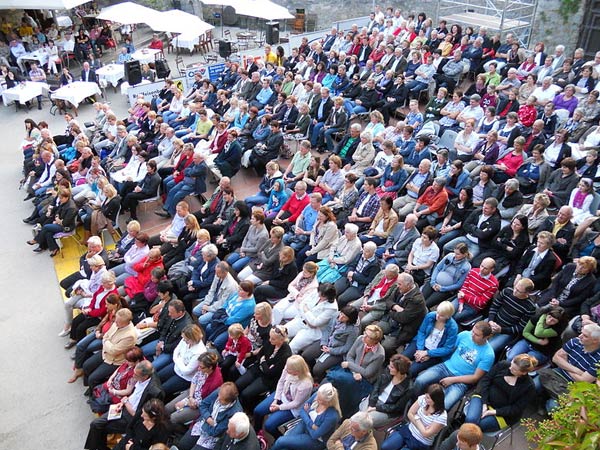 ക്യുവിനൊടുവില്‍ 