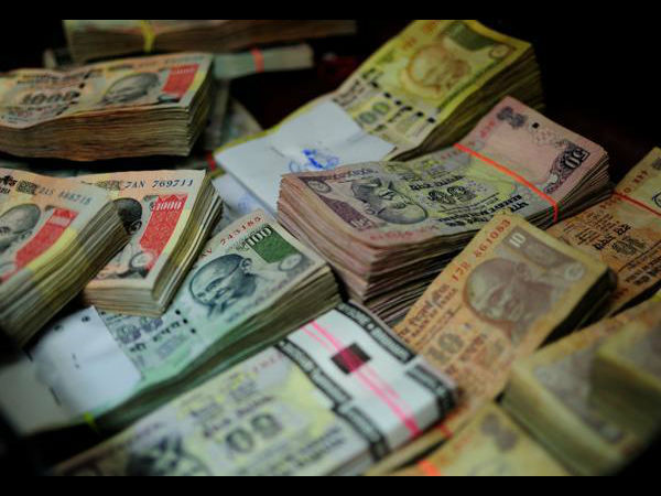 മാതൃകാദാമ്പത്യം, മറ നീക്കും രഹസ്യങ്ങള്‍!!