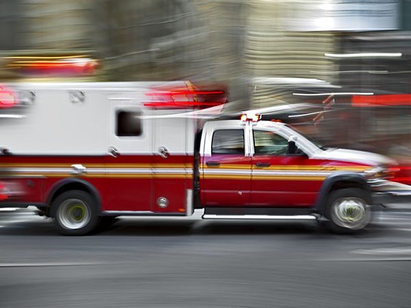 8. ആംബലന്‍സിന് പുറകിലുള്ള ഓട്ടം 