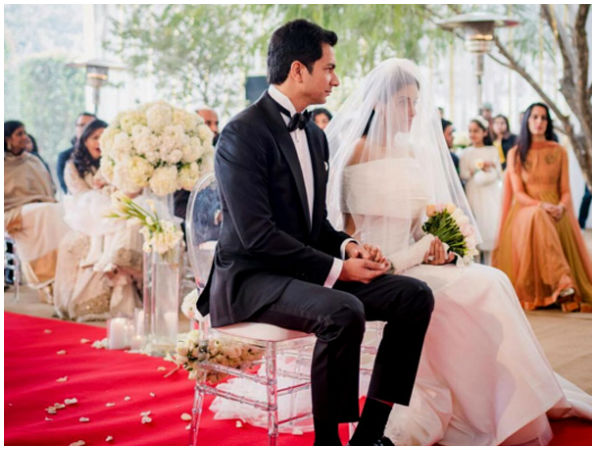 അസിന്റെ വിവാഹവസ്ത്രം കാണൂ