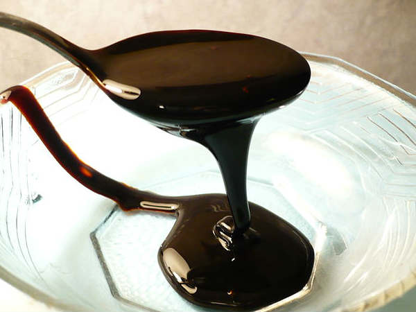 മൊളാസ്സസ് 