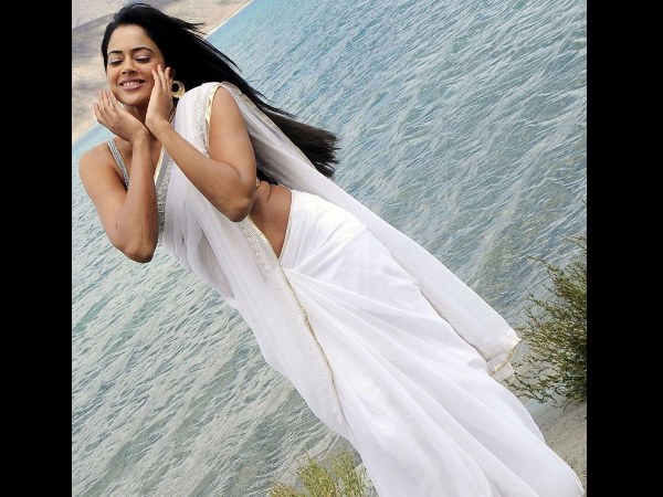 താരങ്ങള്‍ ഹോട്ട്‌ സാരി ഫാഷനുകളില്‍