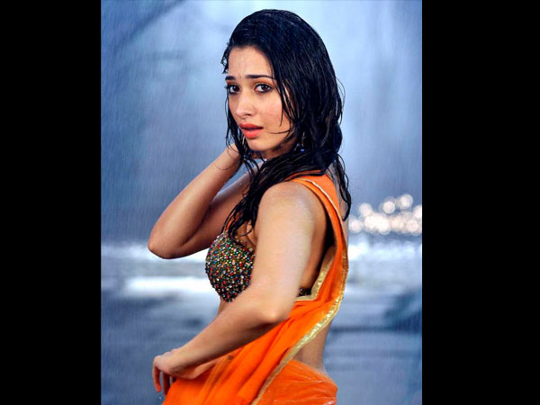 താരങ്ങള്‍ ഹോട്ട്‌ സാരി ഫാഷനുകളില്‍