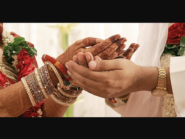 ഇതിലെന്തിനാ നിങ്ങള്‍ കെട്ടുന്നത്??