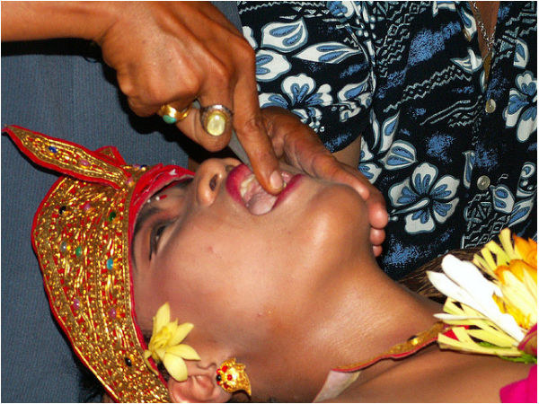 പല്ല് രാകല്‍