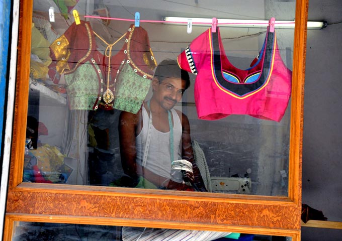 ആര്ത്തവകാലത്ത് അടുക്കളയില് കയറിയാല്. ആര്ത്തവകാലത്ത് അടുക്കളയില് കയറിയാല്.